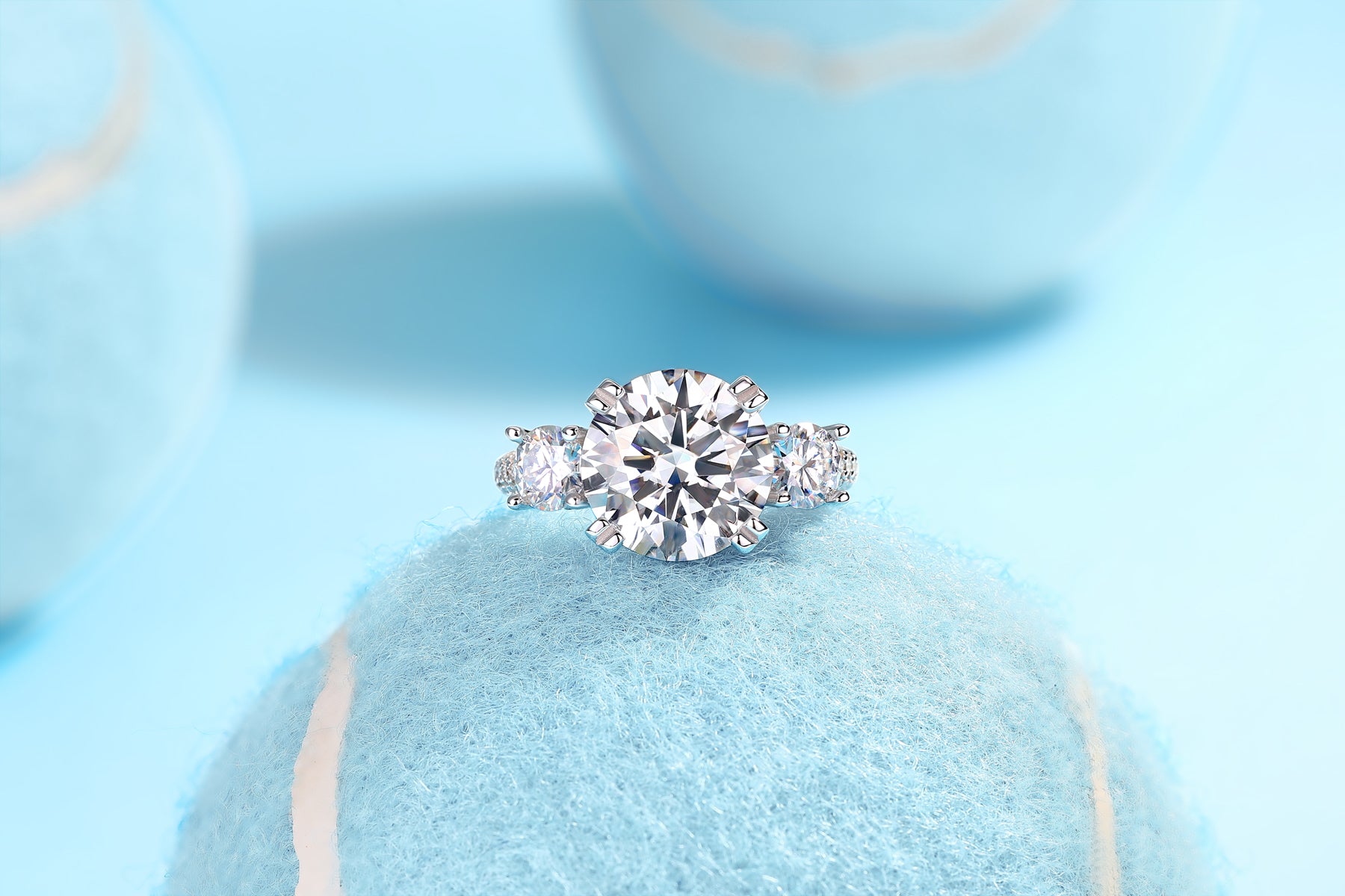 1Dazzling Stars - A Fashionable  5-carat Moissan Diamond S925 Sterling Silver And Platinum-plated Diamond Ring